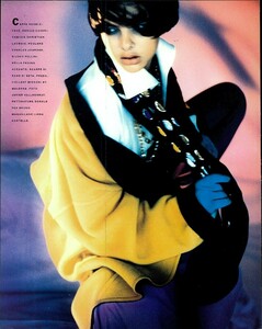 Vallhonrat_Vogue_Italia_November_1988_01.thumb.jpg.98eace411ff467be385a12049e641437.jpg