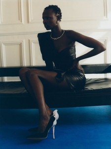 VogueRussia_15-768x1024.jpg