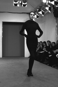 alaia-fashion-fw-1987.thumb.jpg.a01c287469172c844f7b9fee55f25e0c.jpg