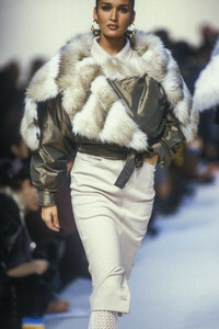 angelo-tarlazzi-fw-1992-1.thumb.JPEG.c938fdf79e4ae3fc49f60af6f6a1d409.JPEG