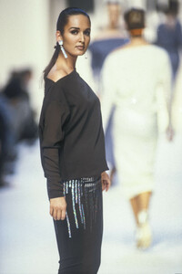 angelo-tarlazzi-fw-1992-3.thumb.JPEG.cc4d9ac1958630347bf0a4505e4ef77f.JPEG