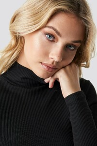anna_nooshin_x_nakd_high_neck_ribbed_top_1602-000020-0002_04g.jpg