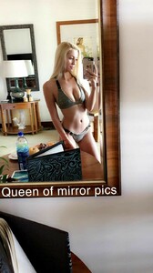 ava-sambora-in-bikini-instagram-pictures-december-2018-1.jpg