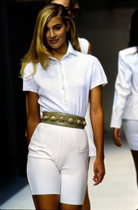 azzedine-alaia-spring-1990-ready-to-wear-21-elaine-irwin-CN10048411.thumb.jpg.b278e00674e15ab7394a9d30f03756e9.jpg