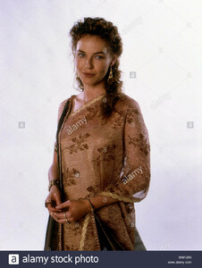 connie-nielsen-gladiator-2000-BNPJBN.jpg