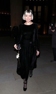 daisy-lowe-at-the-vanity-fair-x-bloomberg-climate-change-gala-in-london-12-11-2018-5.jpg
