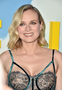 diane-kruger-welcome-to-marwen-premiere-in-la-1.jpg