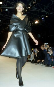 galliano-ss-1987.thumb.jpg.256ecd3ea7785578bf9f421350aa1977.jpg