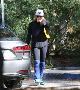 jennifer-garner-out-at-a-park-in-brentwood-12-08-2018-4.jpg