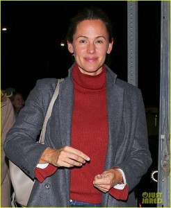 jennifer-garner-out-for-dinner-04.thumb.jpg.2b170df5d3f55bc35d38aa2f09a8c205.jpg