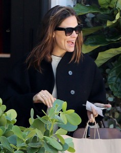 jennifer-garner-out-in-brentwood-12-03-2018-2.jpg