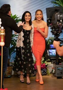 jennifer-lopez-and-vanessa-hudgens-at-despierta-america-in-miami-12-14-2018-4.jpg