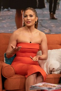 jennifer-lopez-and-vanessa-hudgens-at-despierta-america-in-miami-12-14-2018-9.jpg