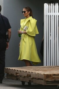 jennifer-lopez-leaves-despierta-america-in-miami-12-14-2018-1.jpg