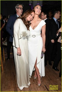 jennifer-lopez-switches-up-her-outfits-for-second-act-promo-in-nyc-10.jpg