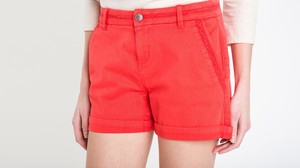 k_short-chino-femme-bonobo-POPPY-RED-onroll-2701.jpg