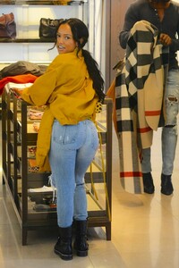 karrueche-tran-street-fashion-12-28-2018-4.jpg