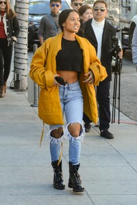 karrueche-tran-street-fashion-12-28-2018-6.jpg