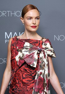 kate-bosworth-nona-premiere-in-new-york-12-07-2018-12.thumb.jpg.08c447213c84d0034a34aeeef5c214d2.jpg