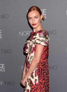 kate-bosworth-nona-premiere-in-new-york-12-07-2018-8.thumb.jpg.59ecc0c010430fba8d679cf3eccb9305.jpg