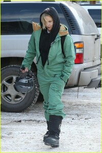 kate-hudson-aspen-december-2018-02.jpg