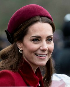 kate-middleton-christmas-day-church-service-in-king-s-lynn-england-12-25-2018-6.jpg