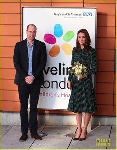 kate-middleton-prince-william-childrens-hospital-02.jpg