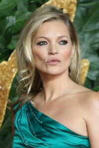 kate-moss-at-british-fashion-awards-in-london-12-10-2018-10.jpg