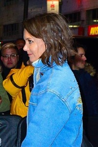 katie-holmes-at-madison-square-garden-in-nyc-12-07-2018-5.jpg