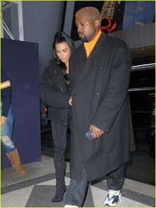 kim-kardashian-kanye-west-lunch-in-new-york-city-03.jpg