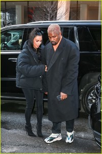 kim-kardashian-kanye-west-lunch-in-new-york-city-07.jpg