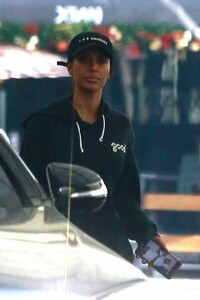 kim-kardashian-out-in-la-12-24-2018-3.jpg