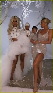 kylie-jenner-christmas-eve-party-stormi-webster-02.jpg