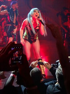 lady-gaga-performs-in-las-vegas-12-28-2018-4.jpg