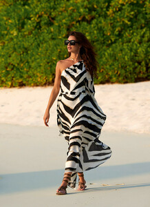 lauren-zebra-oneshoulder-belted-floor-length-dress-lifestyle-2019.jpg