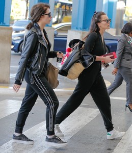 lottie-moss-and-emily-blackwell-at-airport-in-barbados-12-07-2018-1.jpg