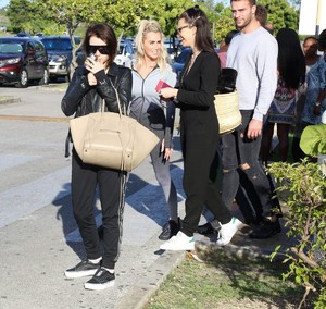 lottie-moss-at-airport-in-barbados-12-07-2018-4.jpg