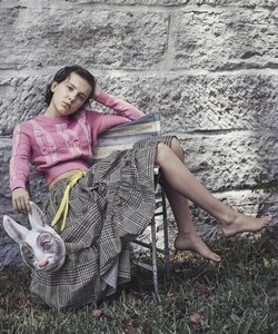 millie_bobby_brown_vogue_australia_january_2018_issue_11.jpg