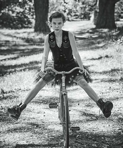 millie_bobby_brown_vogue_australia_january_2018_issue_13.jpg