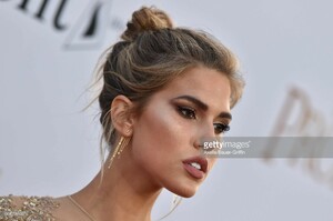 model-kara-del-toro-arrives-at-the-premiere-of-open-road-films-the-picture-id668954196.jpg