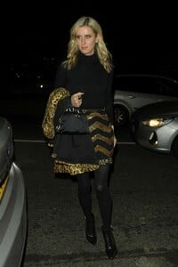 nicky-hilton-arrives-at-mick-jagger-s-party-in-london-12-13-2018-4.jpg