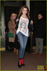 paris-jackson-addresses-dad-michael-while-clapping-back-at-disgusting-article-01.thumb.jpg.2bcf7d0e56c4ed496c487298c7b3adc2.jpg