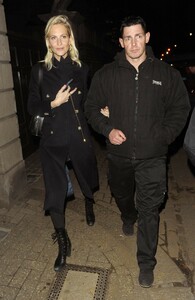 poppy-delevingne-christmas-party-in-london-december-2018-1.jpg