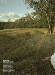 priyanka-chopra-vogue-us-january-2019-issue-10.thumb.jpg.081097ab230a64a7162035248926a5e0.jpg