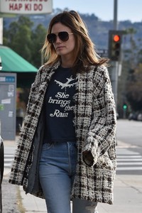 rachel-bilson-at-the-gas-station-in-sherman-oaks-12-09-2018-3.jpg