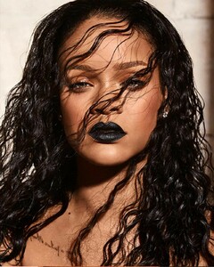 rihanna-fenty-beauty-mattemoiselle-2018-4.thumb.jpg.cb0d07bb88741e9ac2c328a51924dd13.jpg