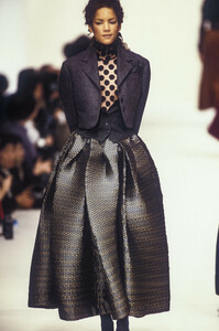 romeo-gigli-fw-1993-5.thumb.JPEG.45d8fbc5dd28a7fb6c7b6b288ad3197c.JPEG