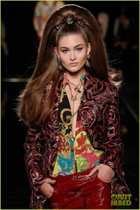 runway-versace-december-2018-38.jpg