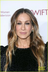 sarah-jessica-parker-ellen-burstyn-get-honored-at-muse-awards-2018-04.jpg