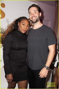 serena-williams-pop-up-event-03.thumb.jpg.e65bb0ff63e4e484f0e97460ab1ed393.jpg